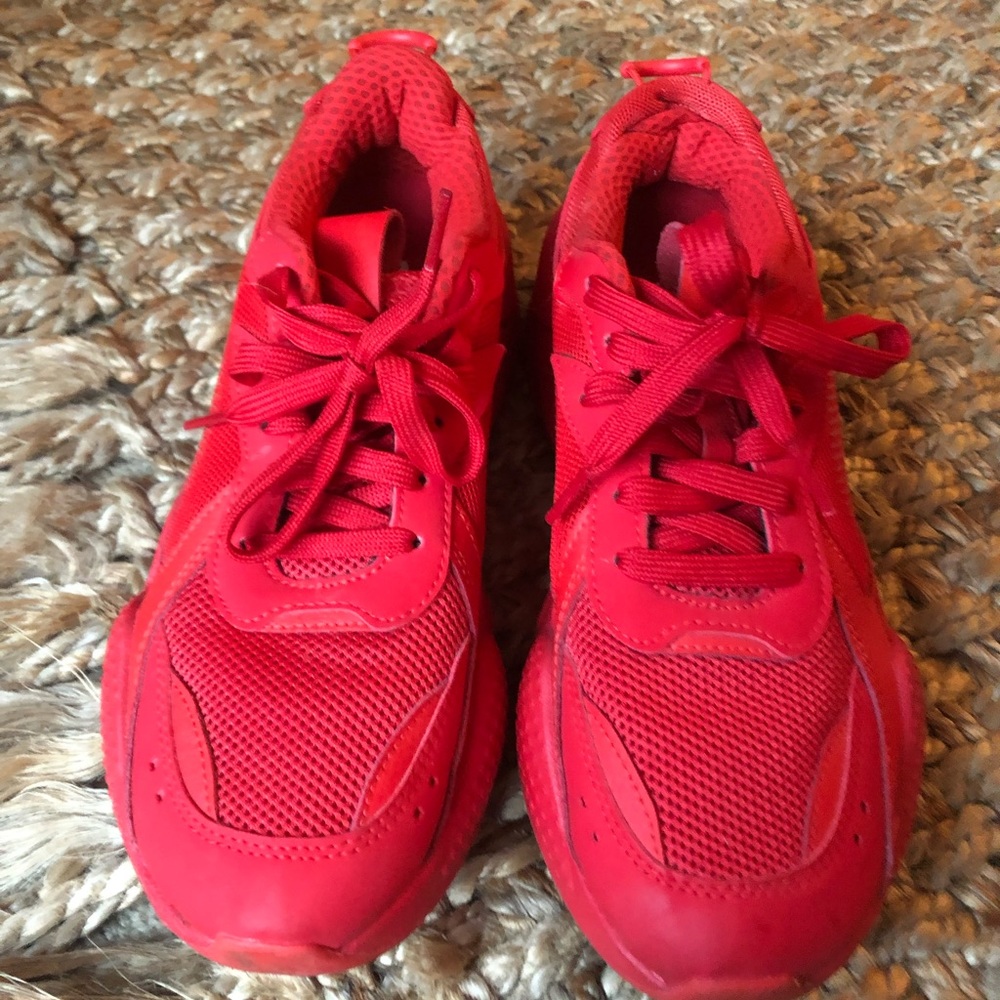Size 7 Pumas